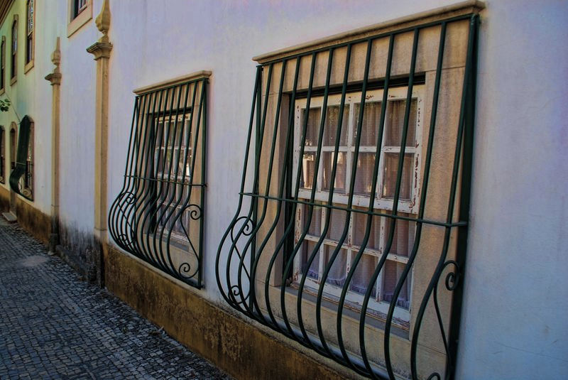 Widows with frames at Avenida Cândido Madureira in the City of Tomar